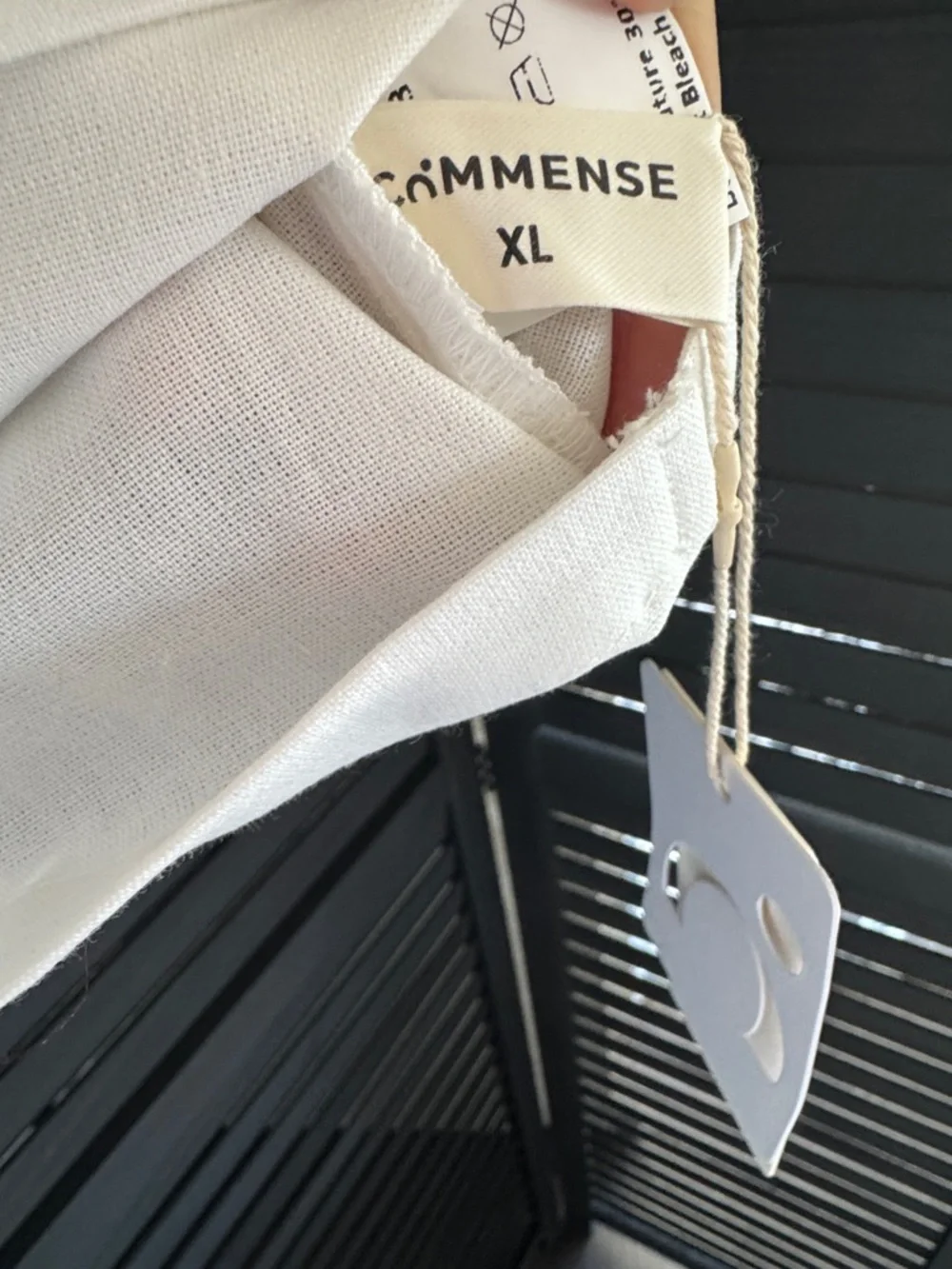 Commense Cropped White Cotton & Linen Button Front Shirt - Picture 5 of 9